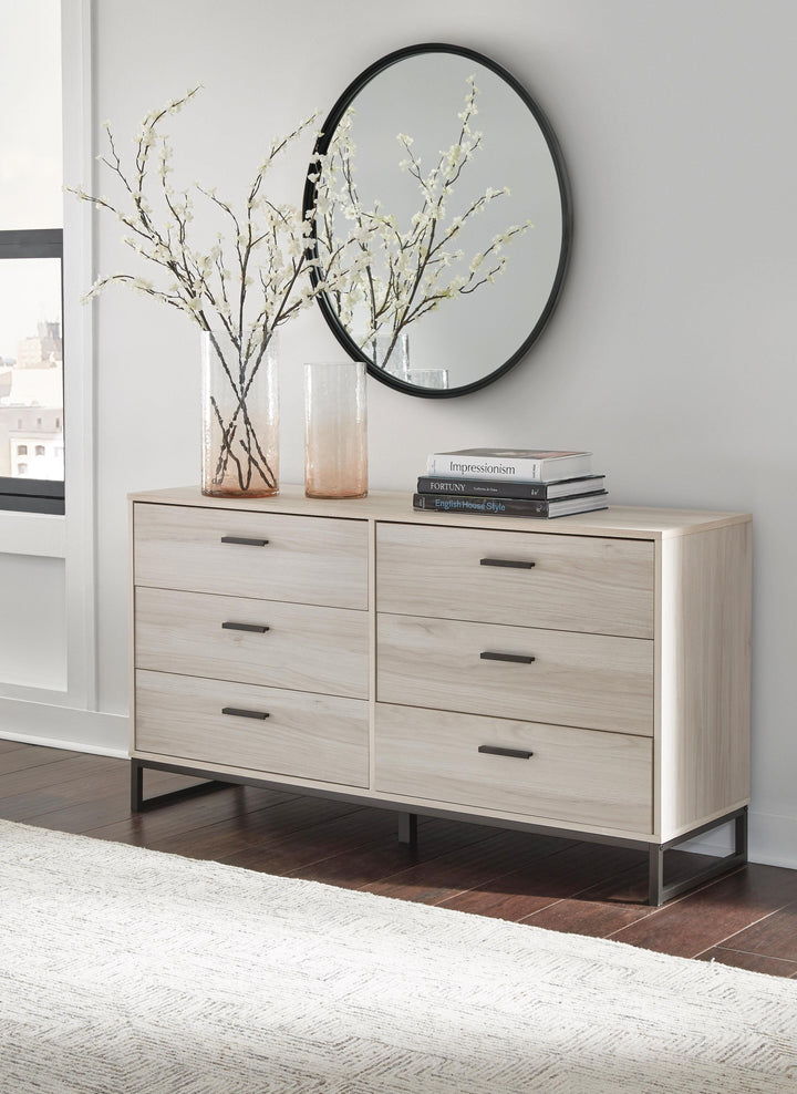 Socalle Queen Panel Platform Bed with Dresser and Nightstand - Light Natural (15)