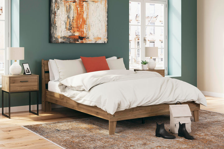 Deanlow Queen Platform Panel Bed - Light Brown (2)