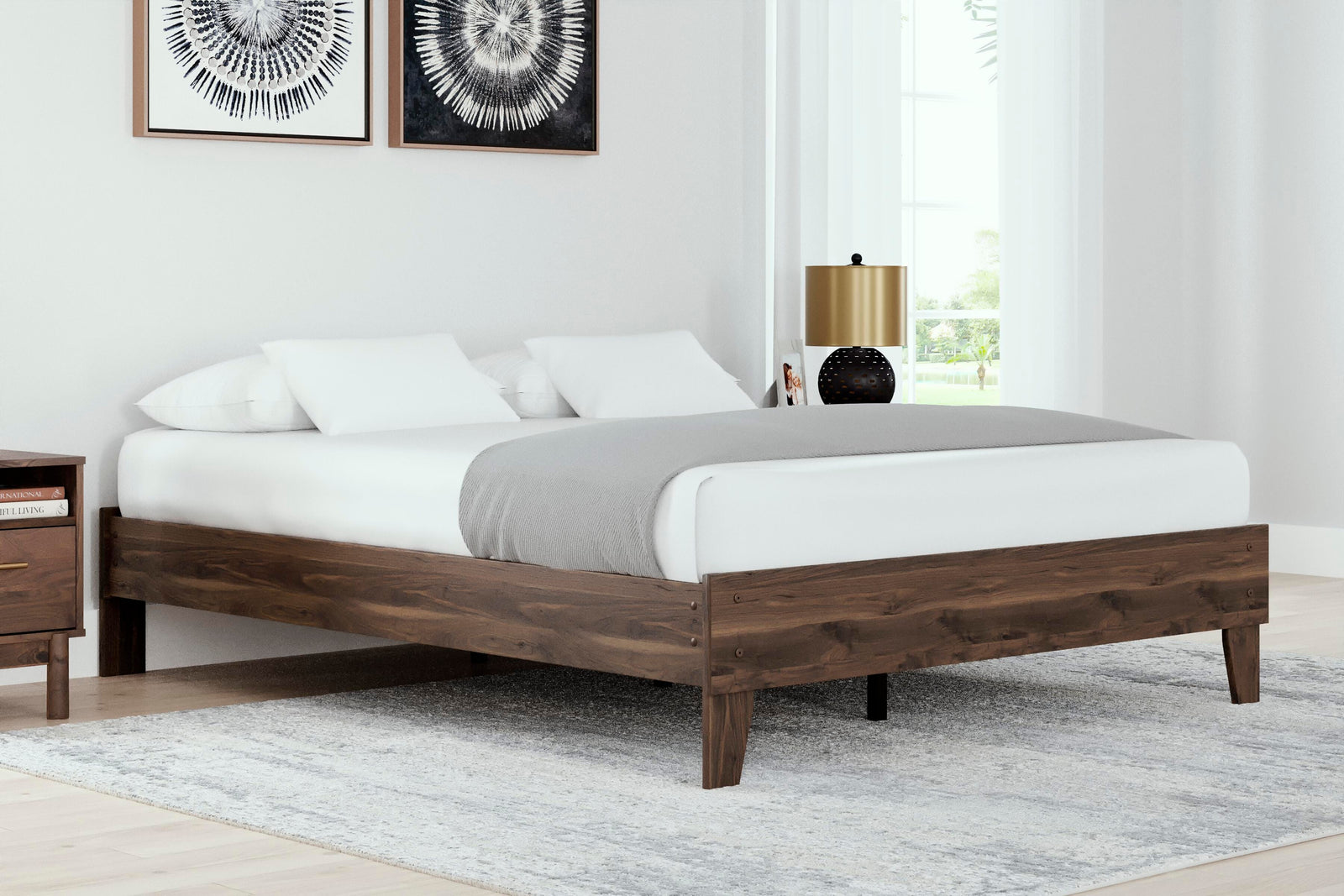 Calverson Queen Platform Bed - Light Brown (2)