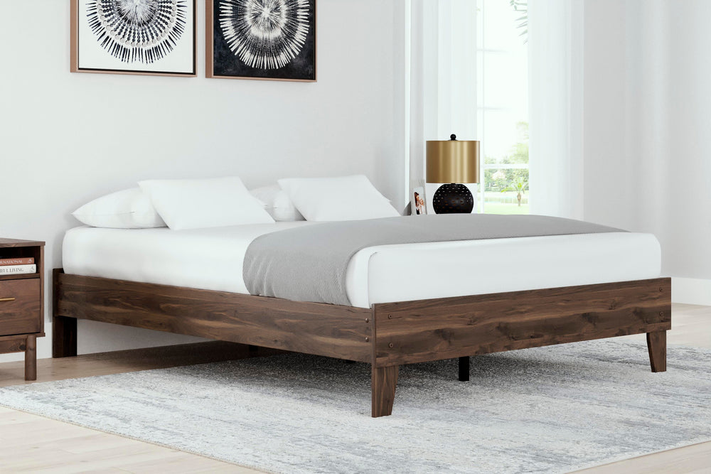 Calverson Queen Platform Bed - Light Brown (2)