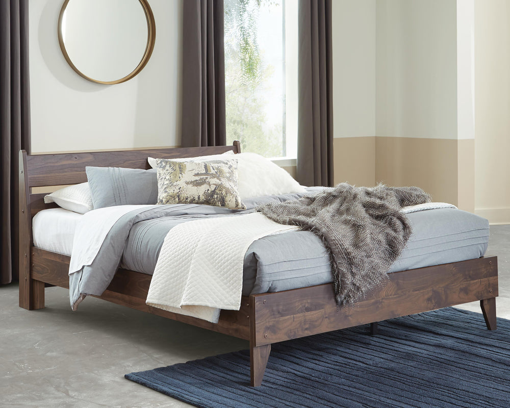 Calverson Full Panel Platform Bed - Mocha (2)
