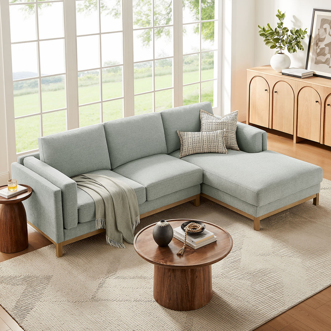 Roscoe Right-Facing Fabric Sectional Sofa with Chaise in Mist