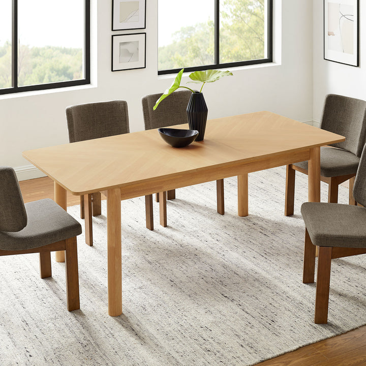 Alba Extendable Dining Table in Oak