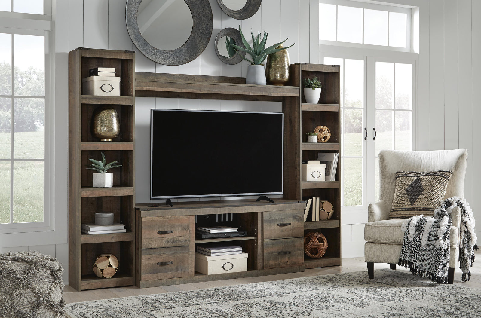 Trinell 4-Piece Entertainment Center - Dark Brown (2)