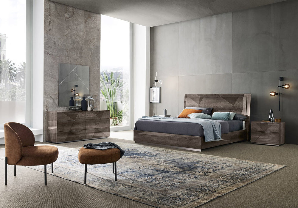 ALF Italia Favignana platform bed view 3
