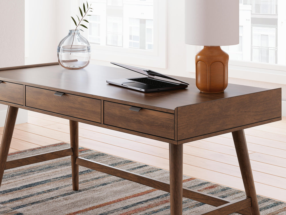Lyncott 60" Home Office Desk - Dark Brown (10)