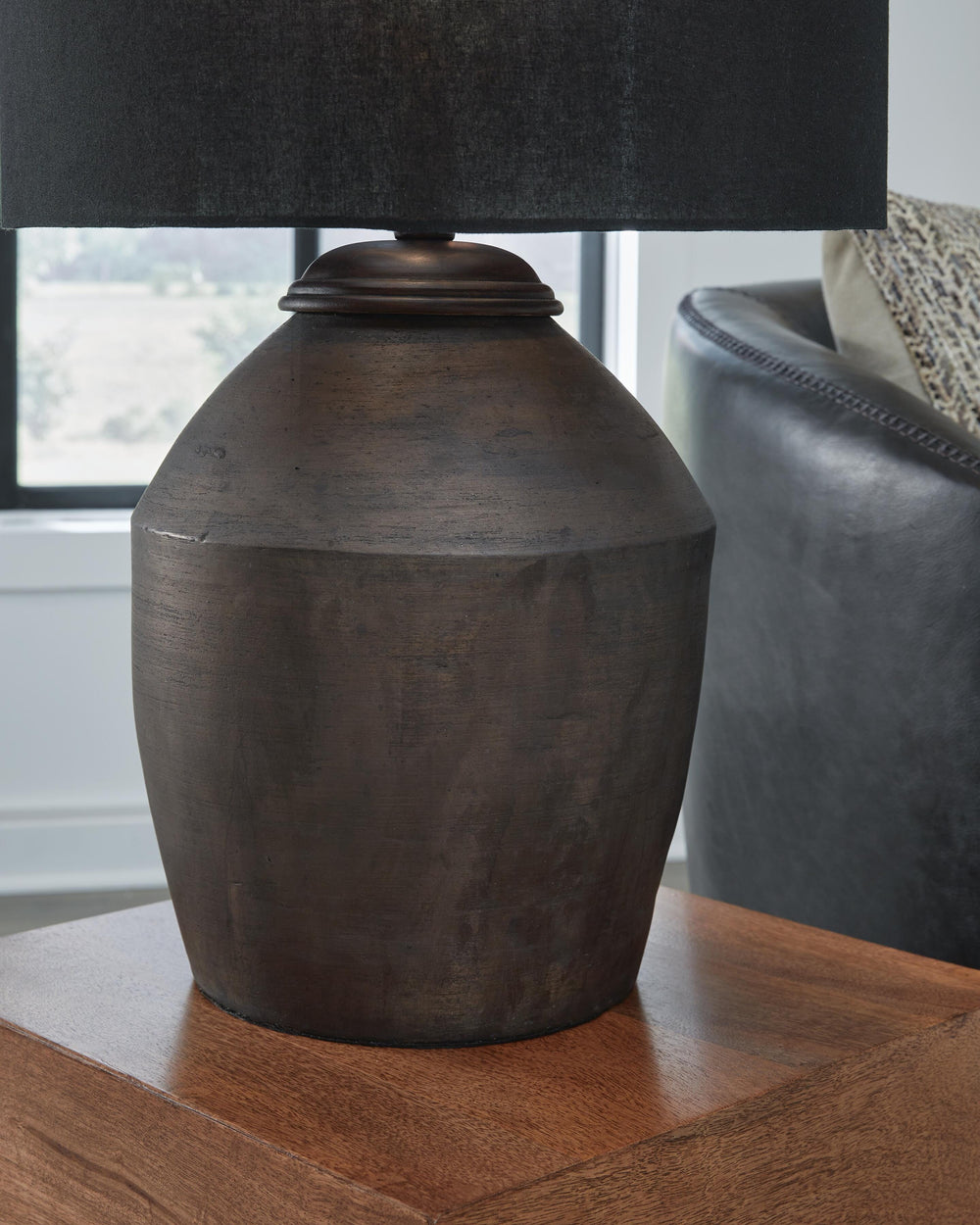 Naareman Table Lamp - Black (4)