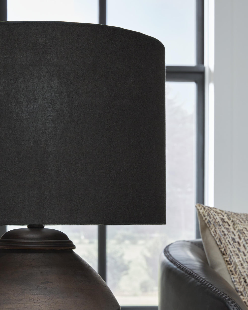 Naareman Table Lamp - Black (3)