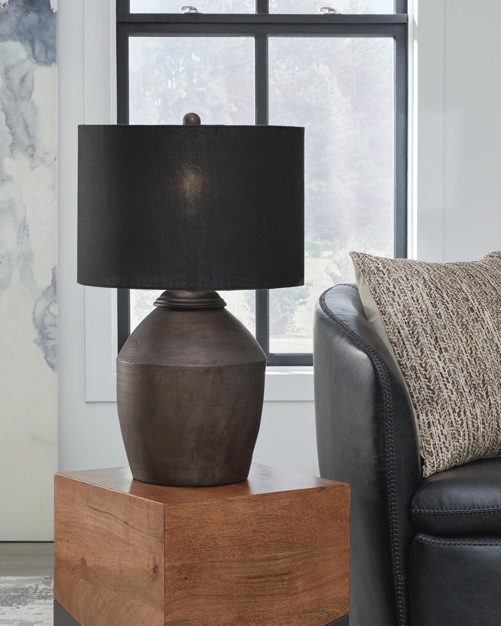 Naareman Table Lamp - Black (2)