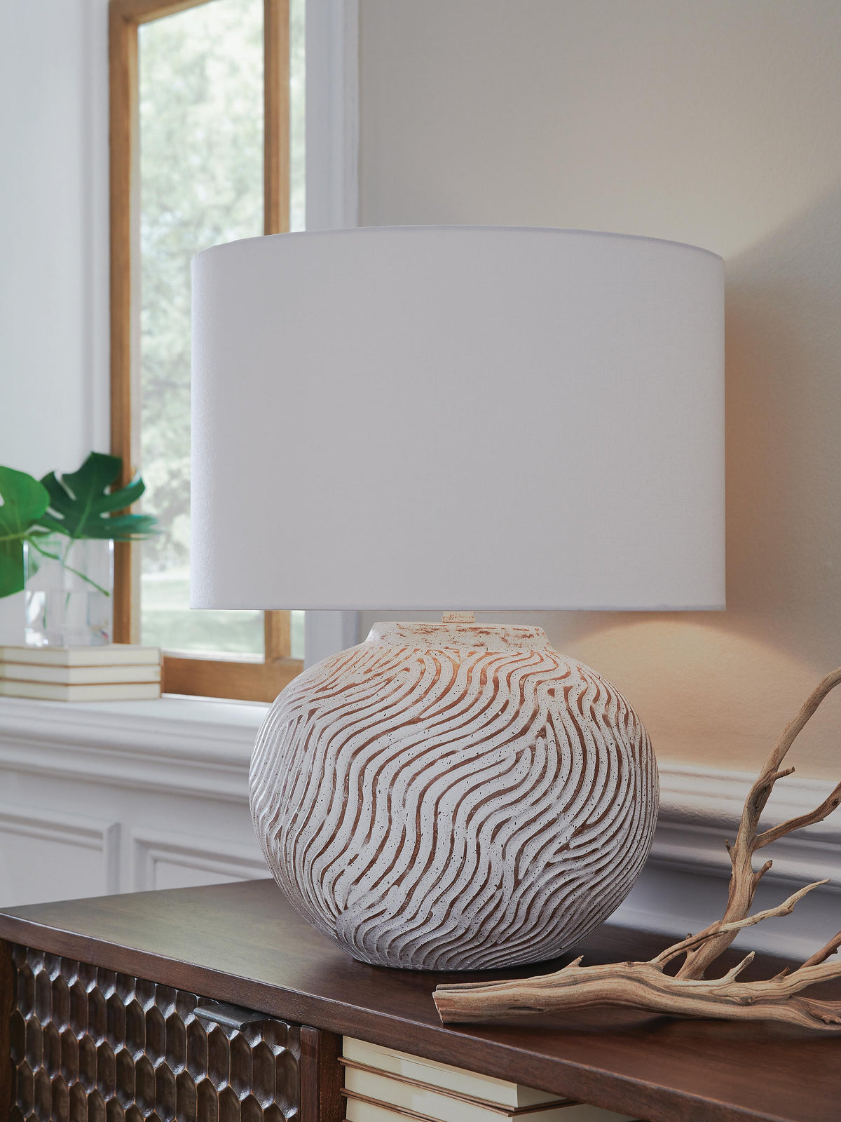Vien Table Lamp - Distressed White (2)