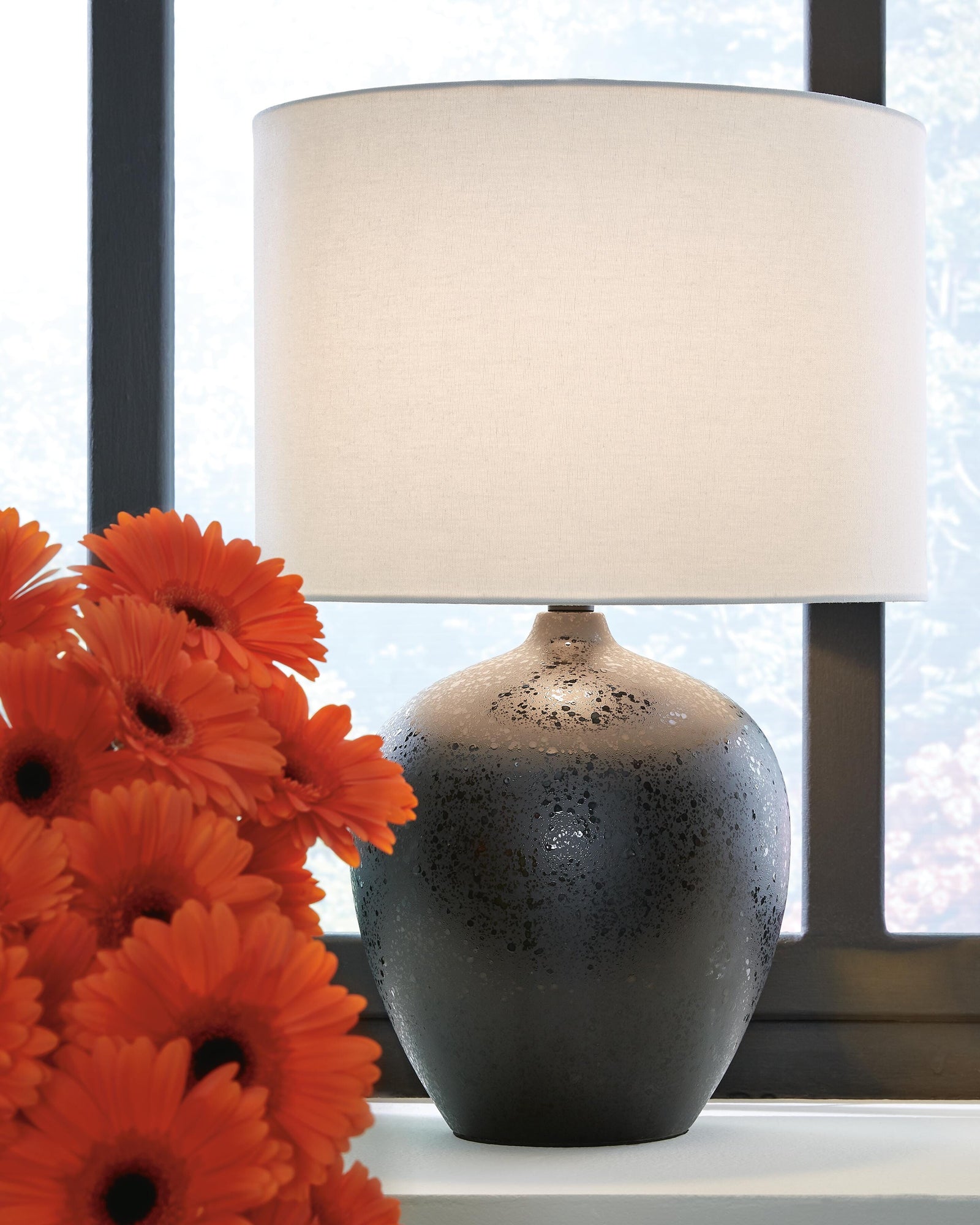 Ladstow Table Lamp - Black (2)