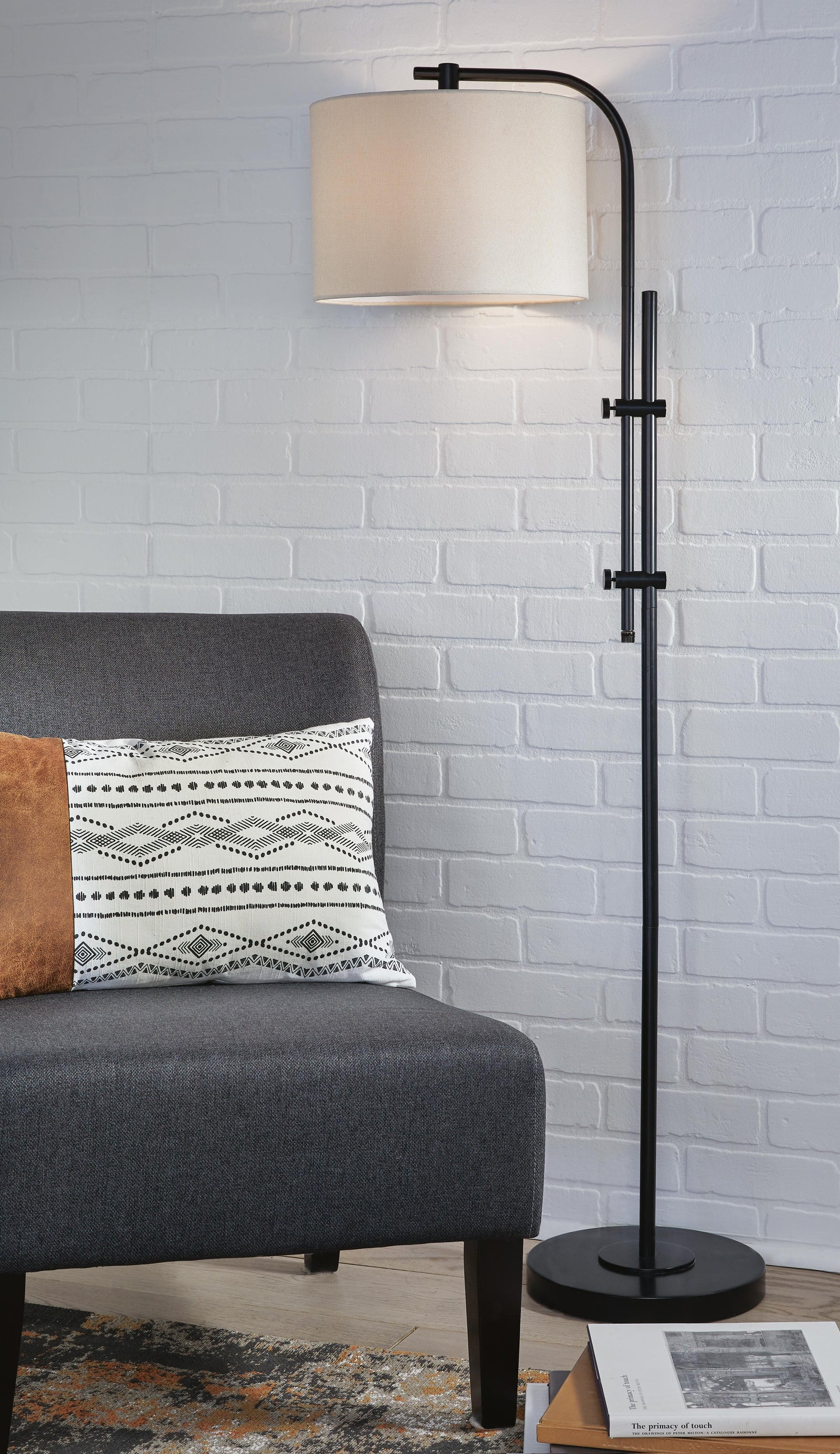 Baronvale Floor Lamp - Black (2)