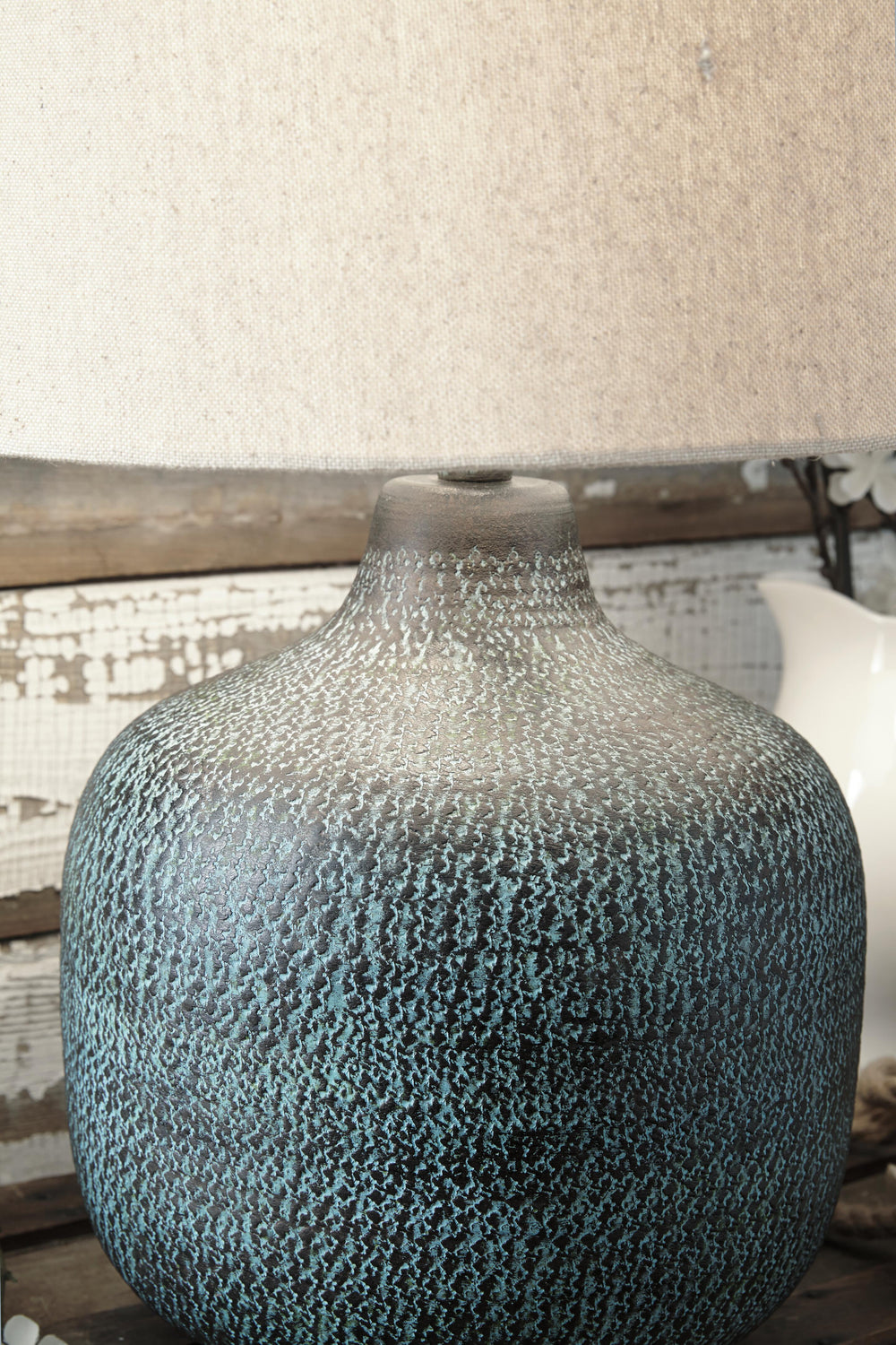 Malthace Table Lamp - Pearl Silver (3)
