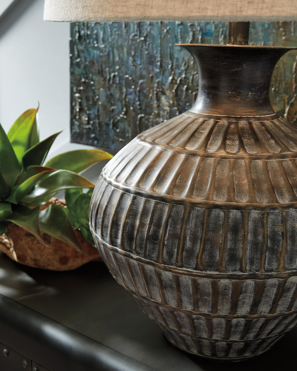 Magan Table Lamp - Bronze (5)