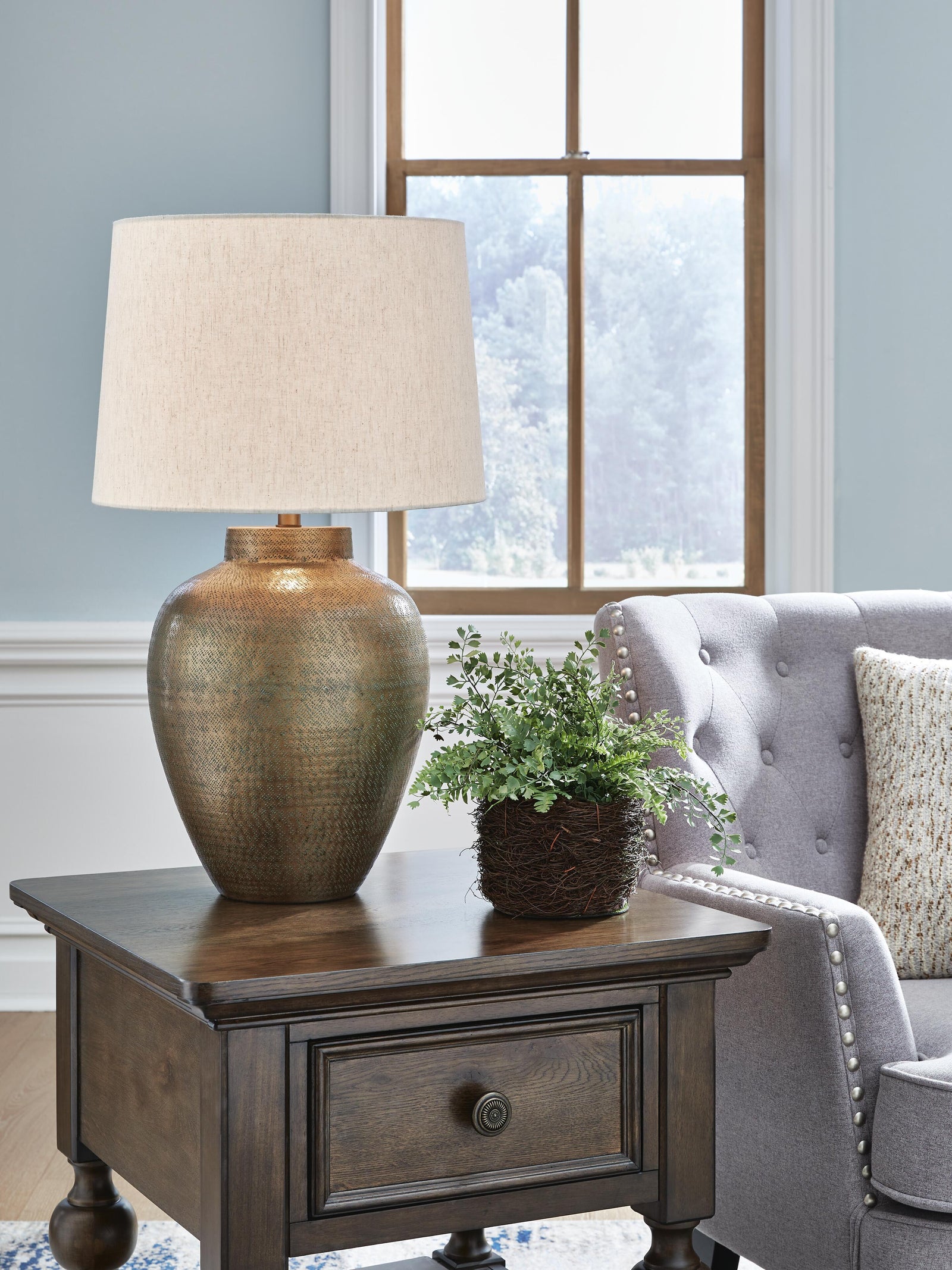 Madney Table Lamp - Gold (2)