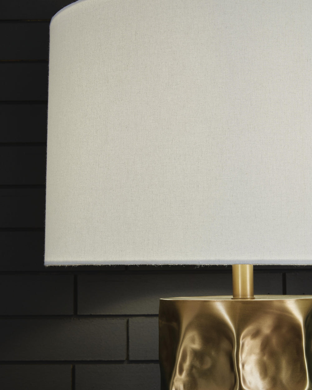 Marshawn Table Lamp - Gold (3)