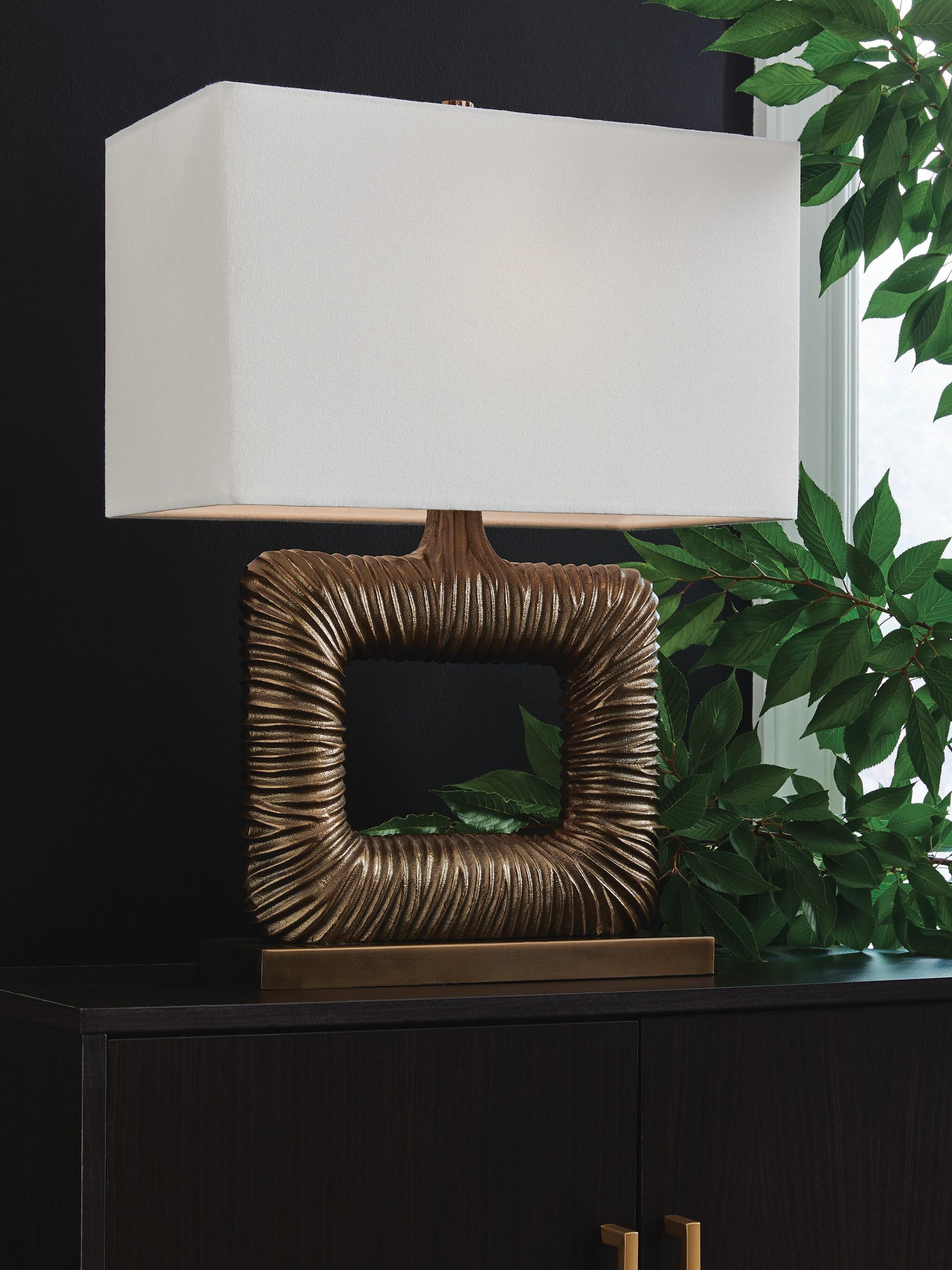 Garronby Table Lamp - Dark Brown (2)