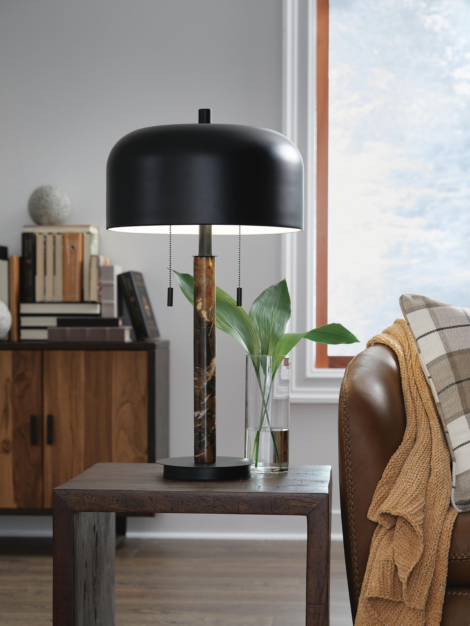 Alanbert Table Lamp - Black (2)