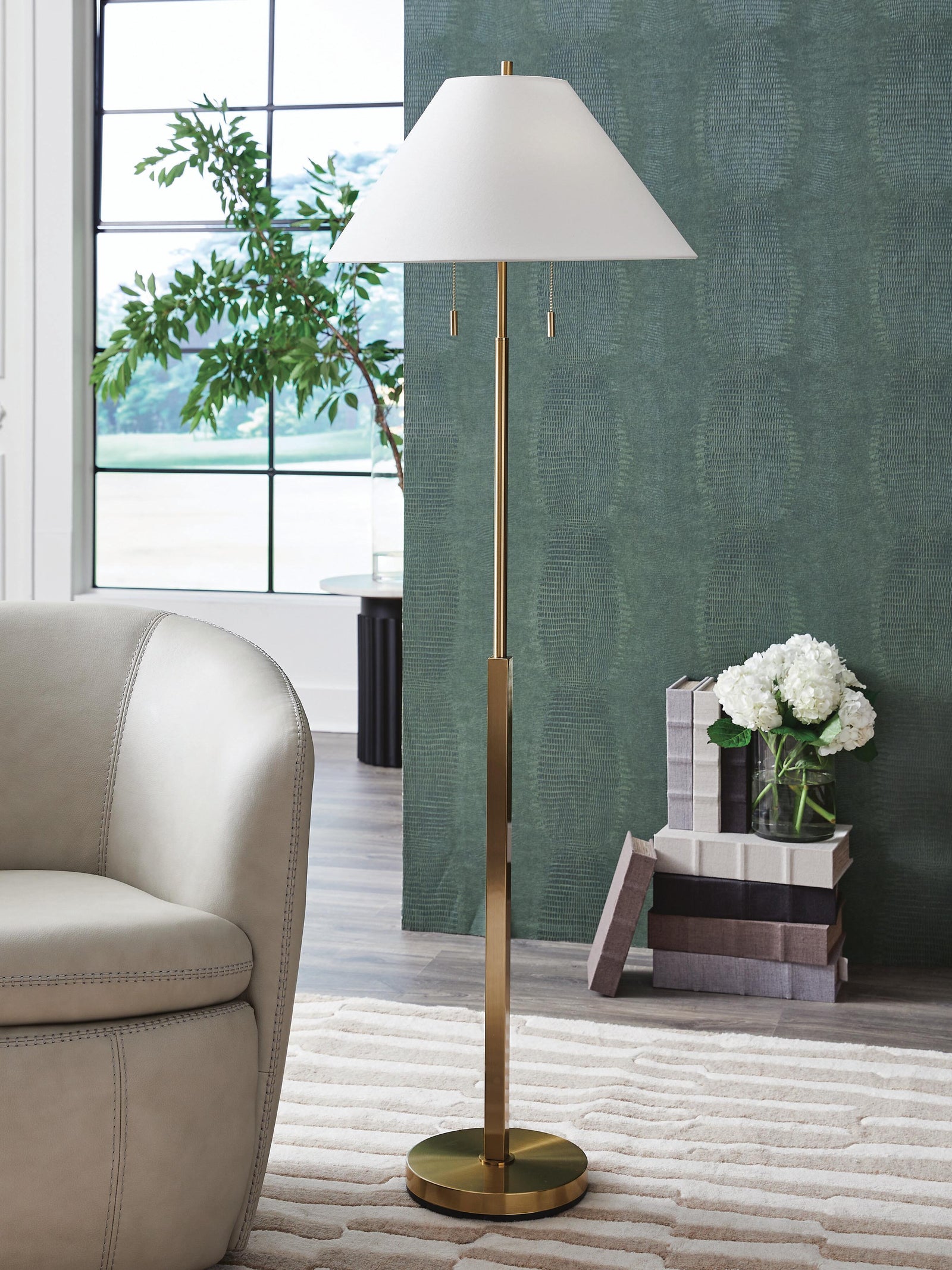 Haigwood Floor Lamp - Gold (2)