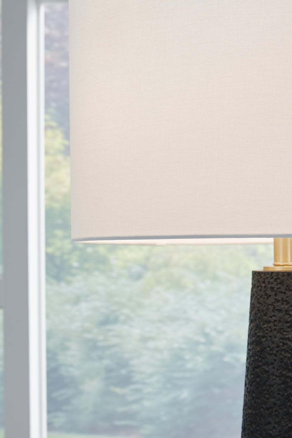 Hallburg Floor Lamp - Black (3)