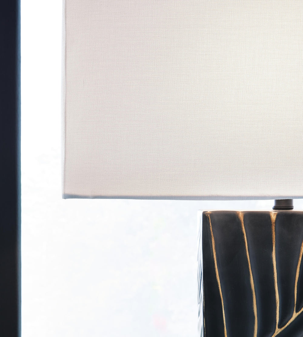 Bartlen Table Lamp - Black (3)