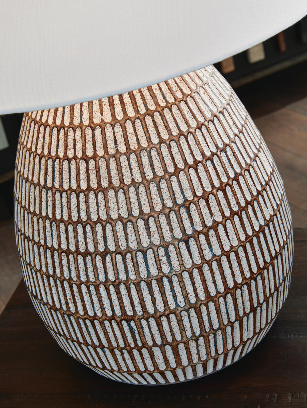 Darrich Table Lamp - Beige (4)