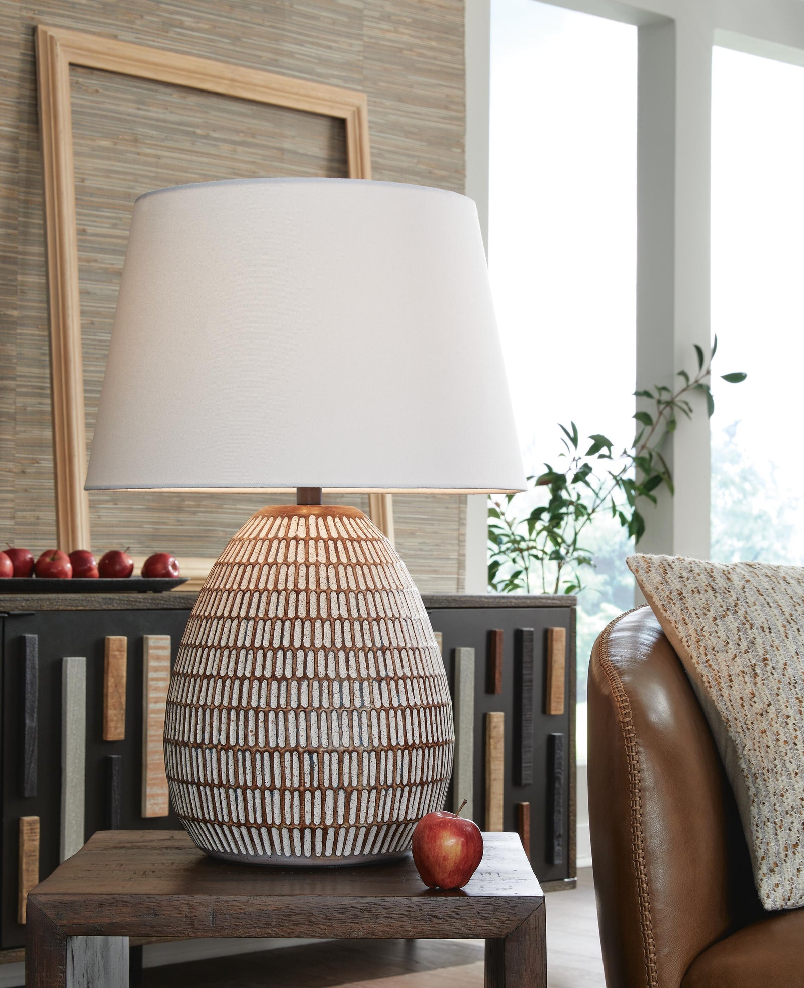 Darrich Table Lamp - Beige (2)