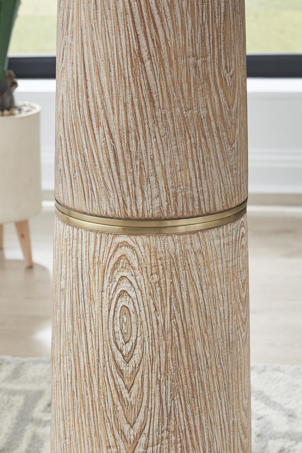 Gasparleigh Floor Lamp - Light Brown (3)