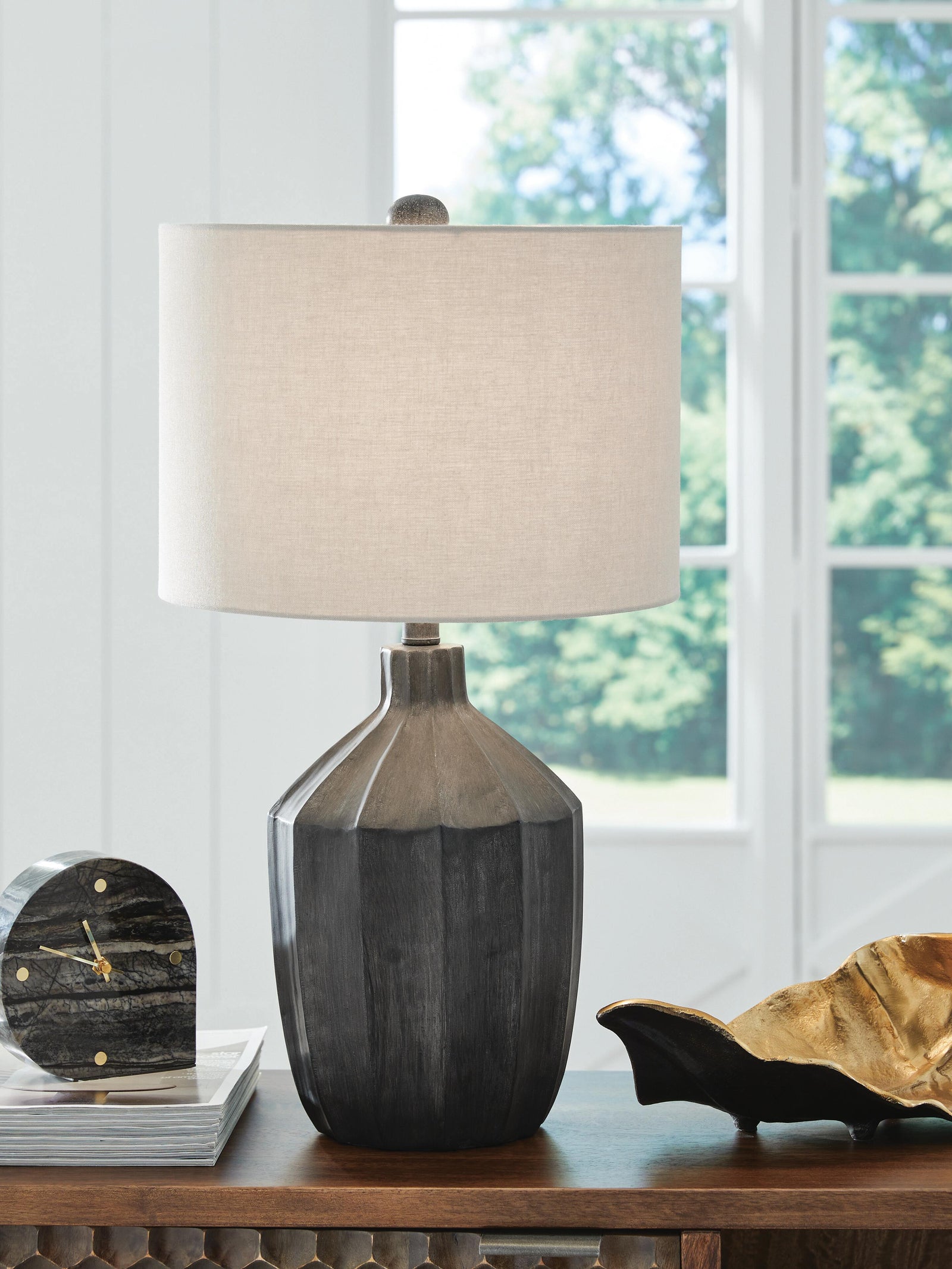 Jilton Table Lamp - Black (2)