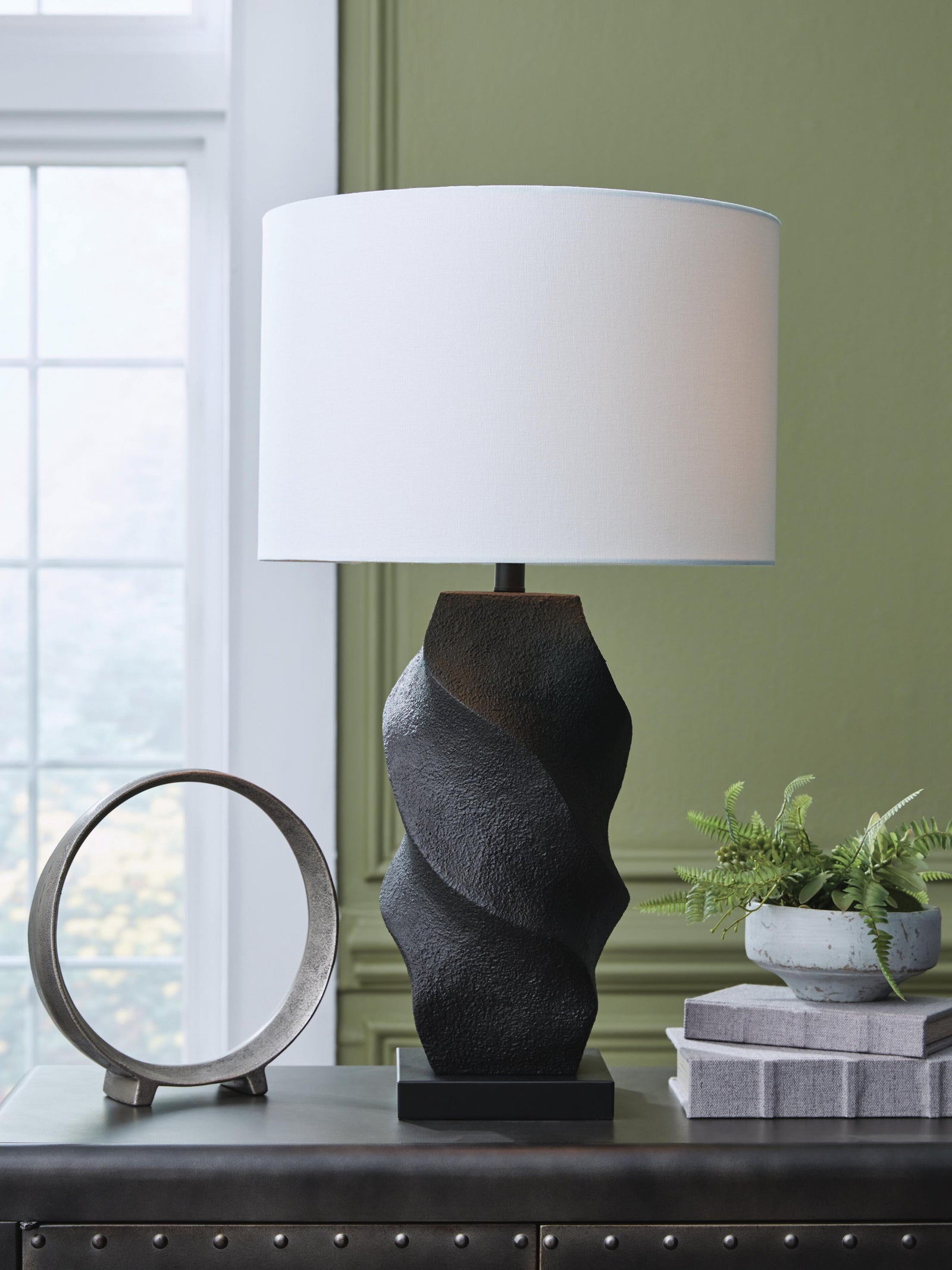 Amillion Table Lamp - Black (2)