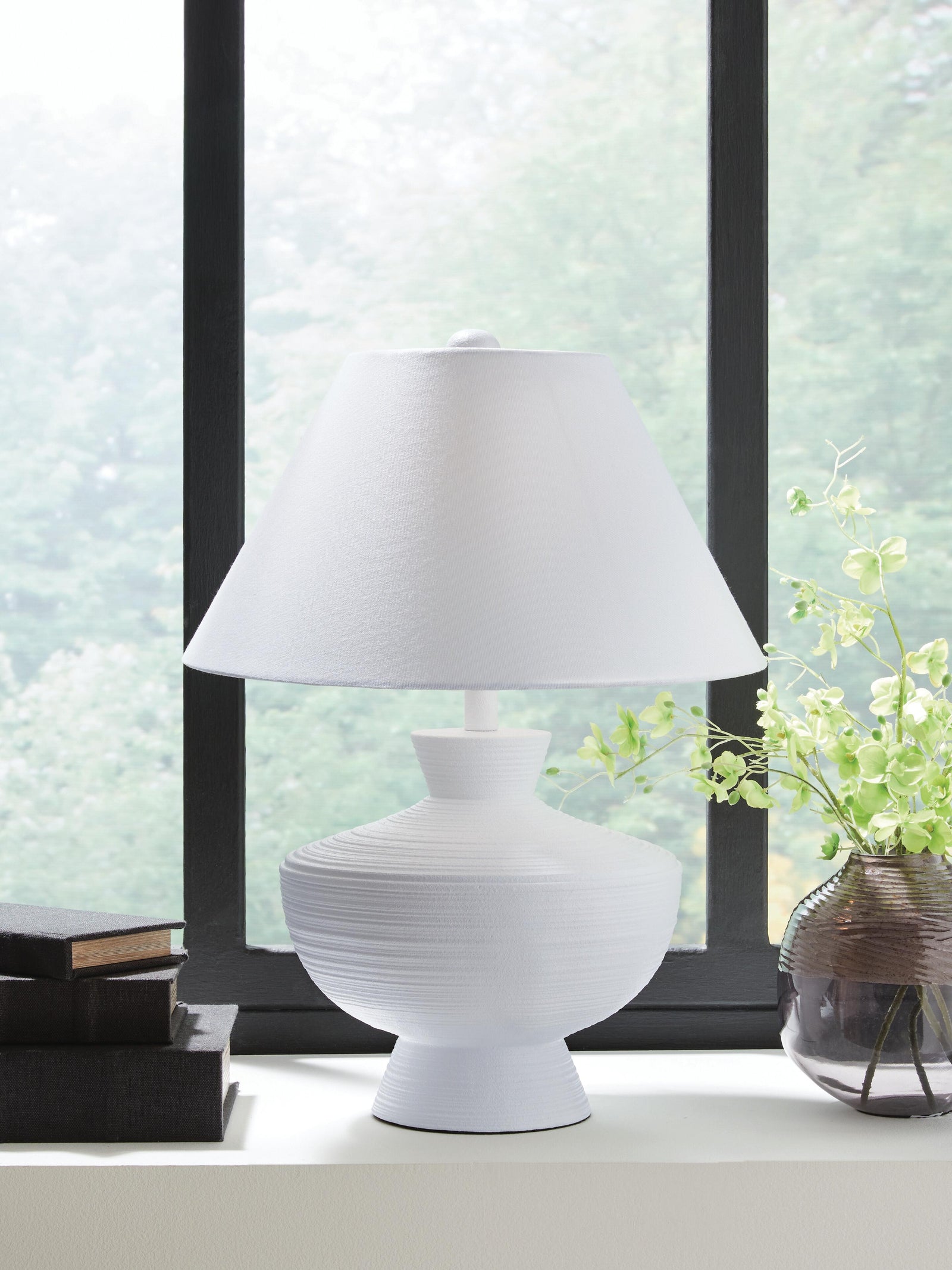 Harelwood Table Lamp - White (2)