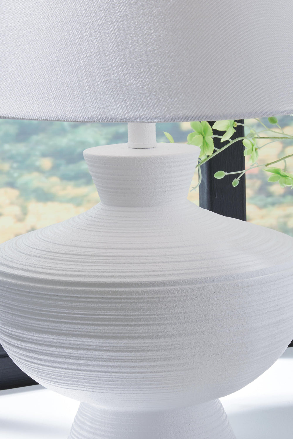 Harelwood Table Lamp - White (3)