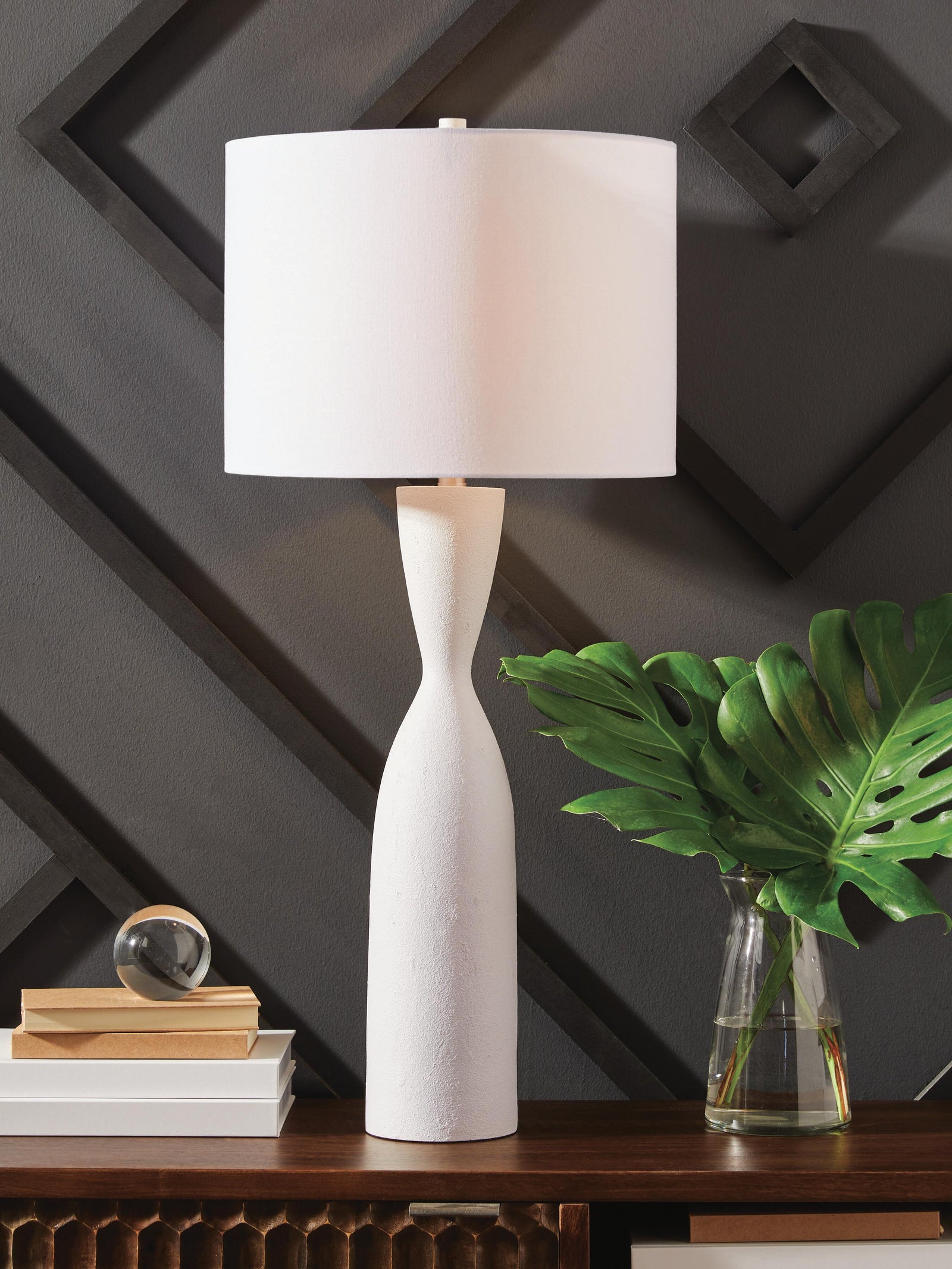 Davinford Table Lamp - White (2)