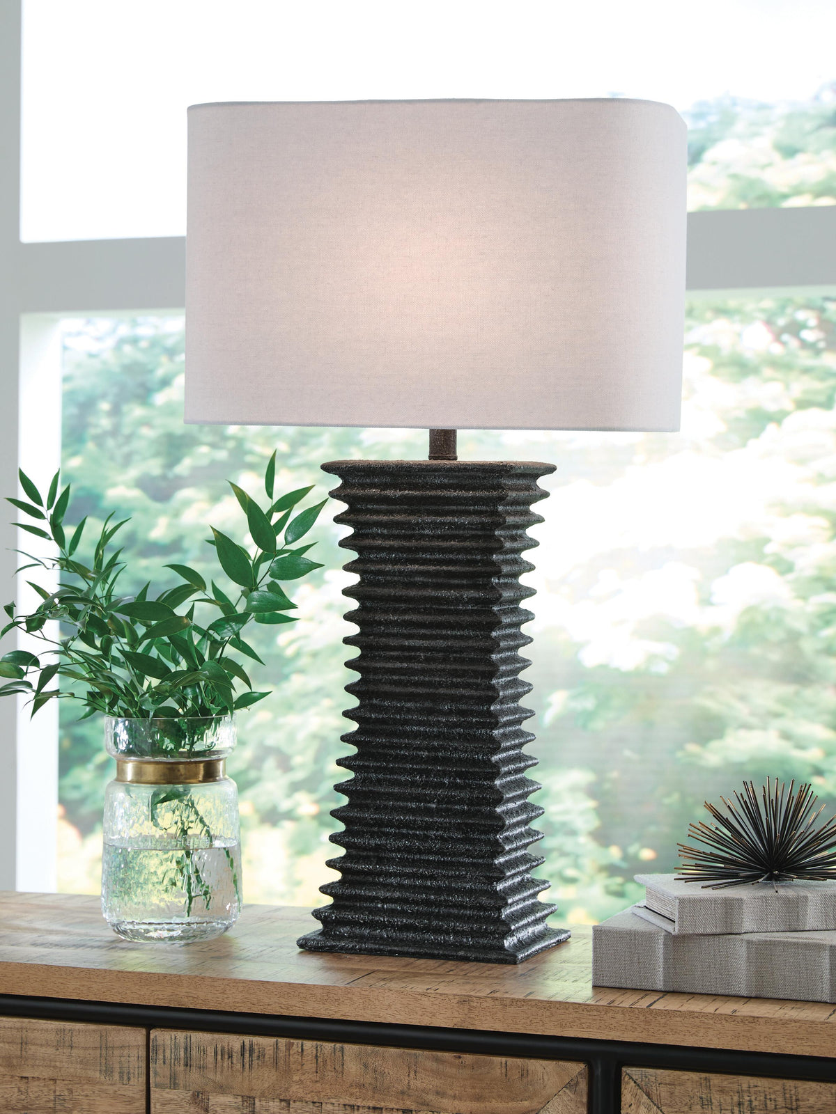 Golzar Table Lamp - Black (2)