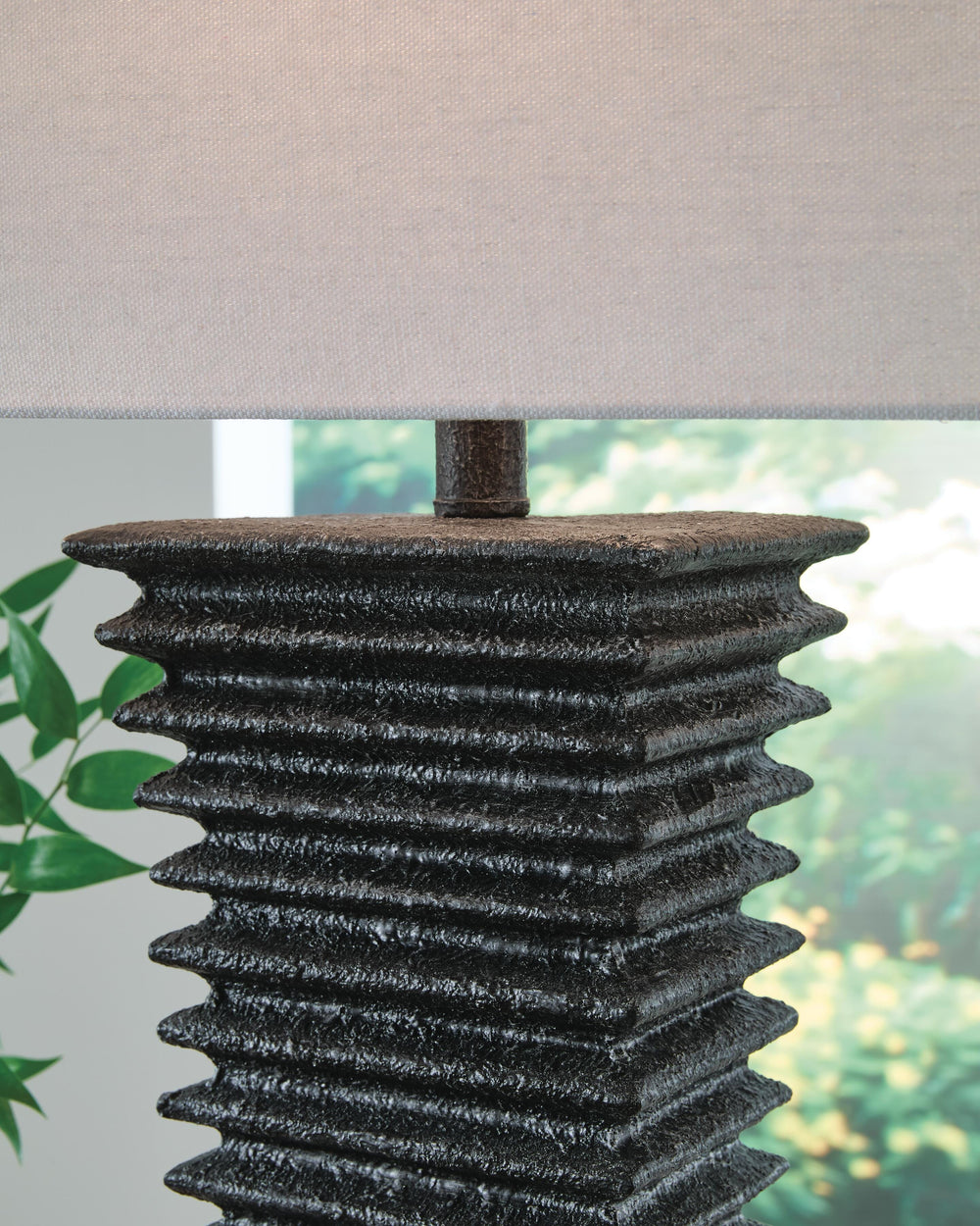 Golzar Table Lamp - Black (3)