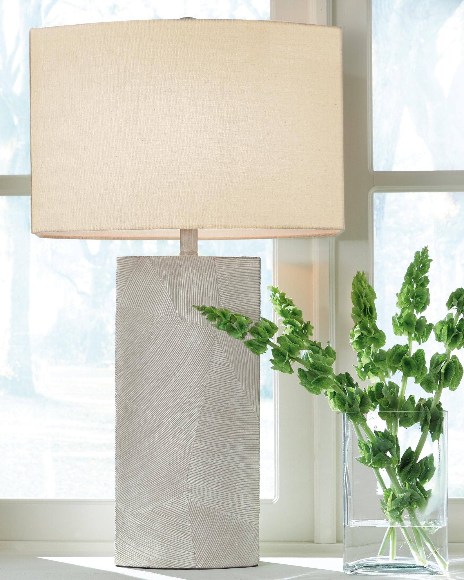 Bradard Table Lamp - Dark Brown (2)