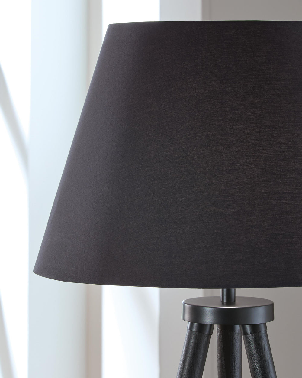 Orhan Floor Lamp - Black (3)