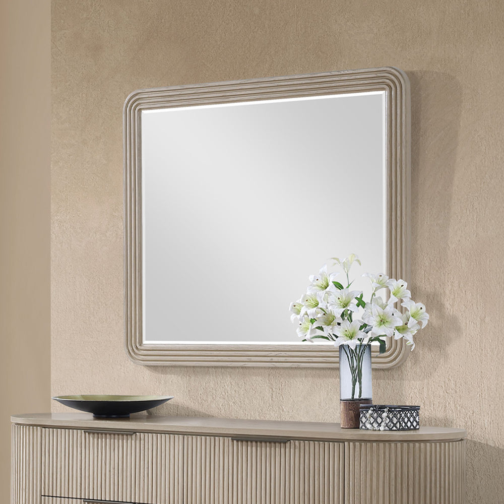 Leanna Mirror