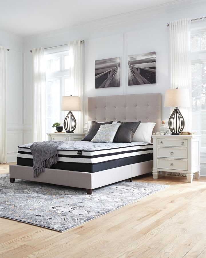 8 Inch Chime Innerspring Queen Mattress in a Box - White (14)