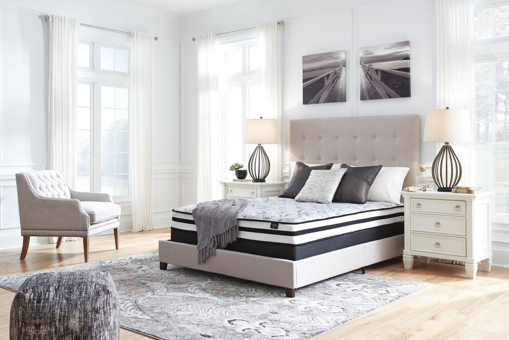 8 Inch Chime Innerspring Queen Mattress in a Box - White (8)