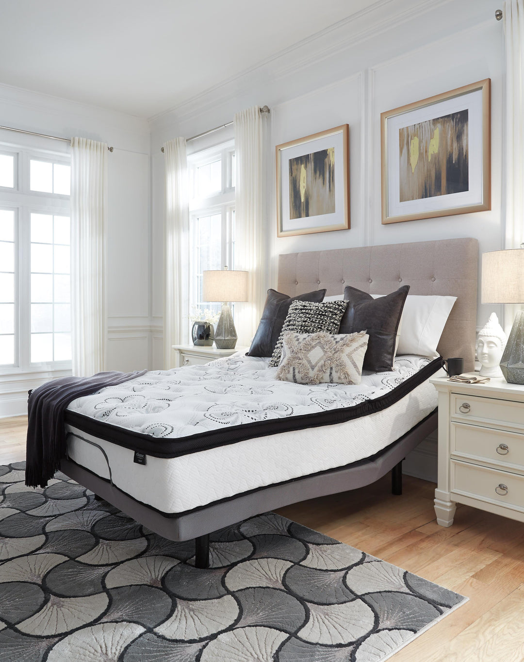 Chime 12 Inch Hybrid Queen Mattress in a Box - White (11)