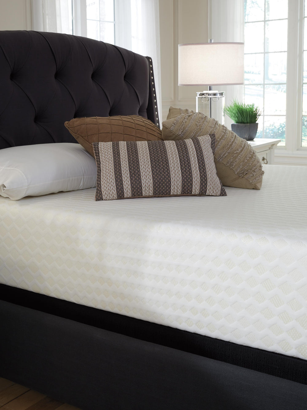 Chime 12 Inch Memory Foam King Mattress in a Box - White (12)