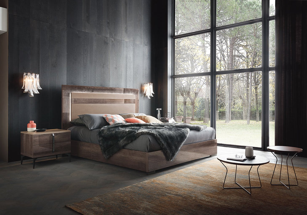ALF Italia Matera platform bed view 3