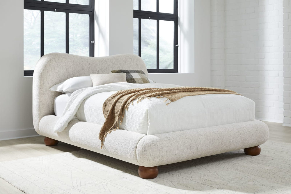 Afra King-size Chenille Upholstered Wood Leg Platform Bed in Chinchilla