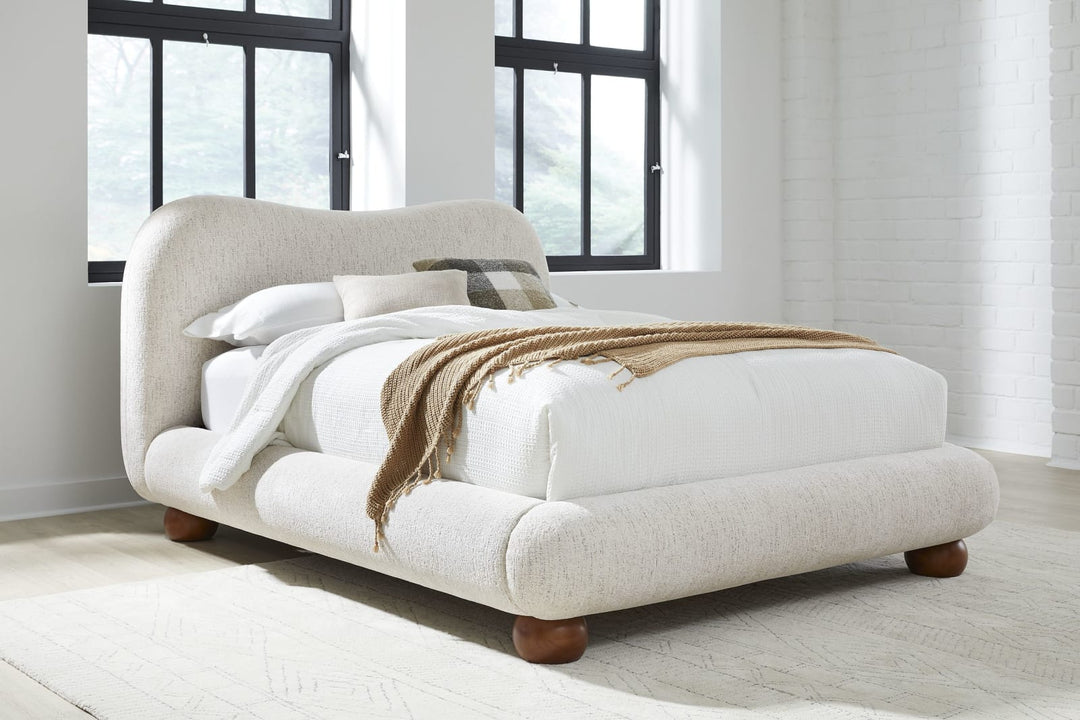 Afra Queen-size Chenille Upholstered Wood Leg Platform Bed in Chinchilla