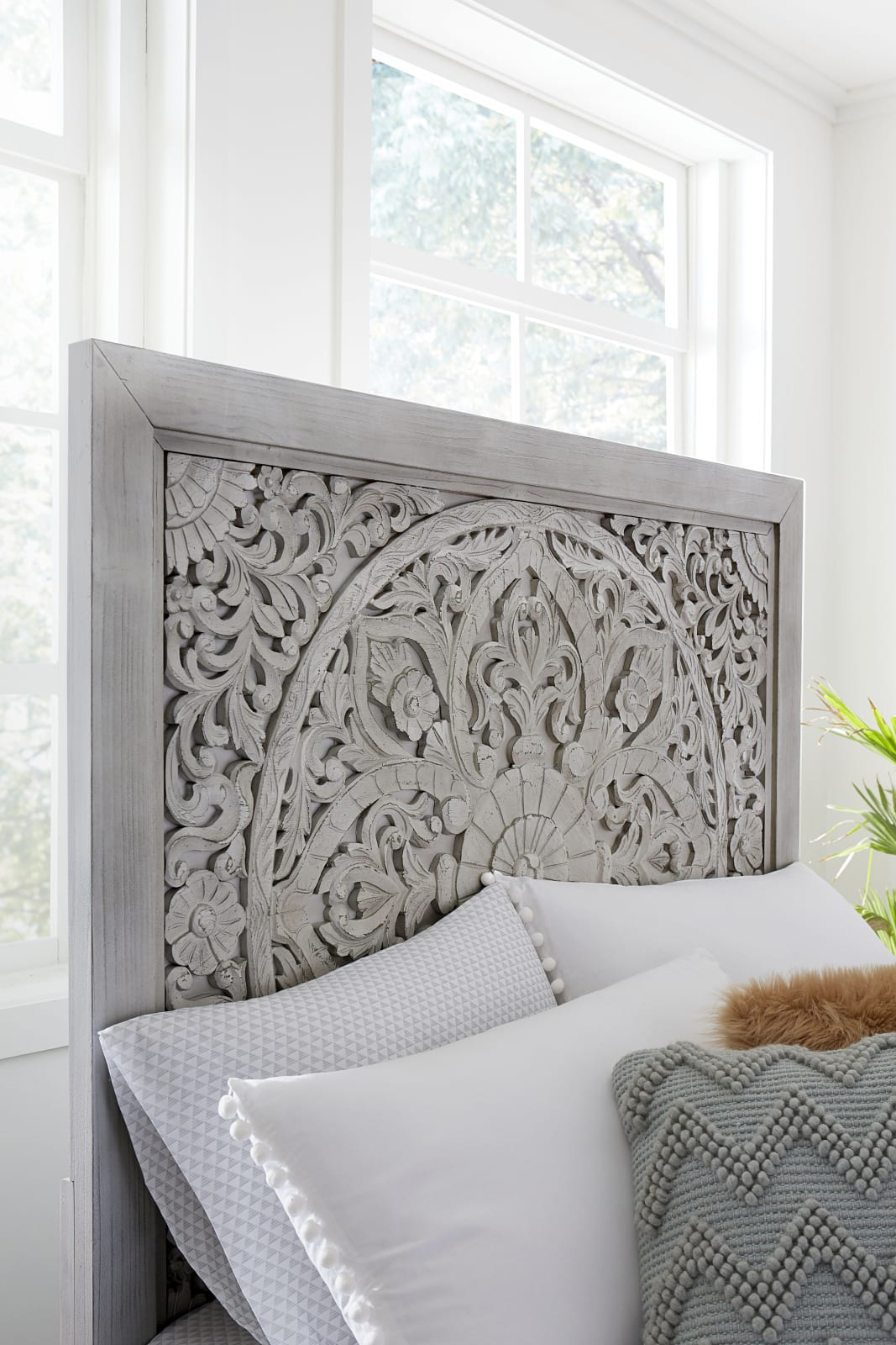 Boho Chic King-Size Bed in Washed White – view 4