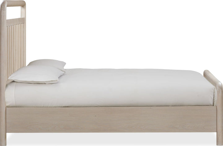 Camden Queen-size Shiplap Oak Wood Platform Bed in Chai – view 3