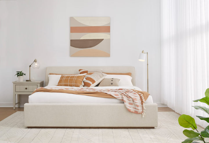Louis King-size Upholstered Platform Bed in Natural Linen – view 2