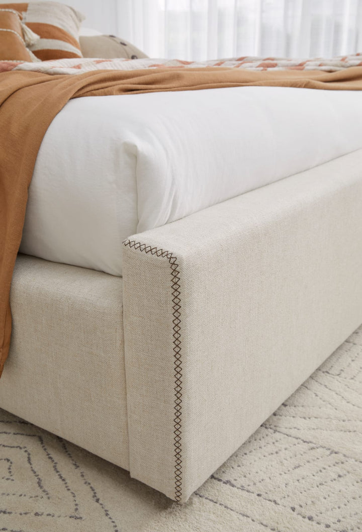 Louis King-size Upholstered Platform Bed in Natural Linen – view 4