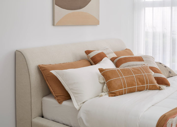 Louis King-size Upholstered Platform Bed in Natural Linen – view 5